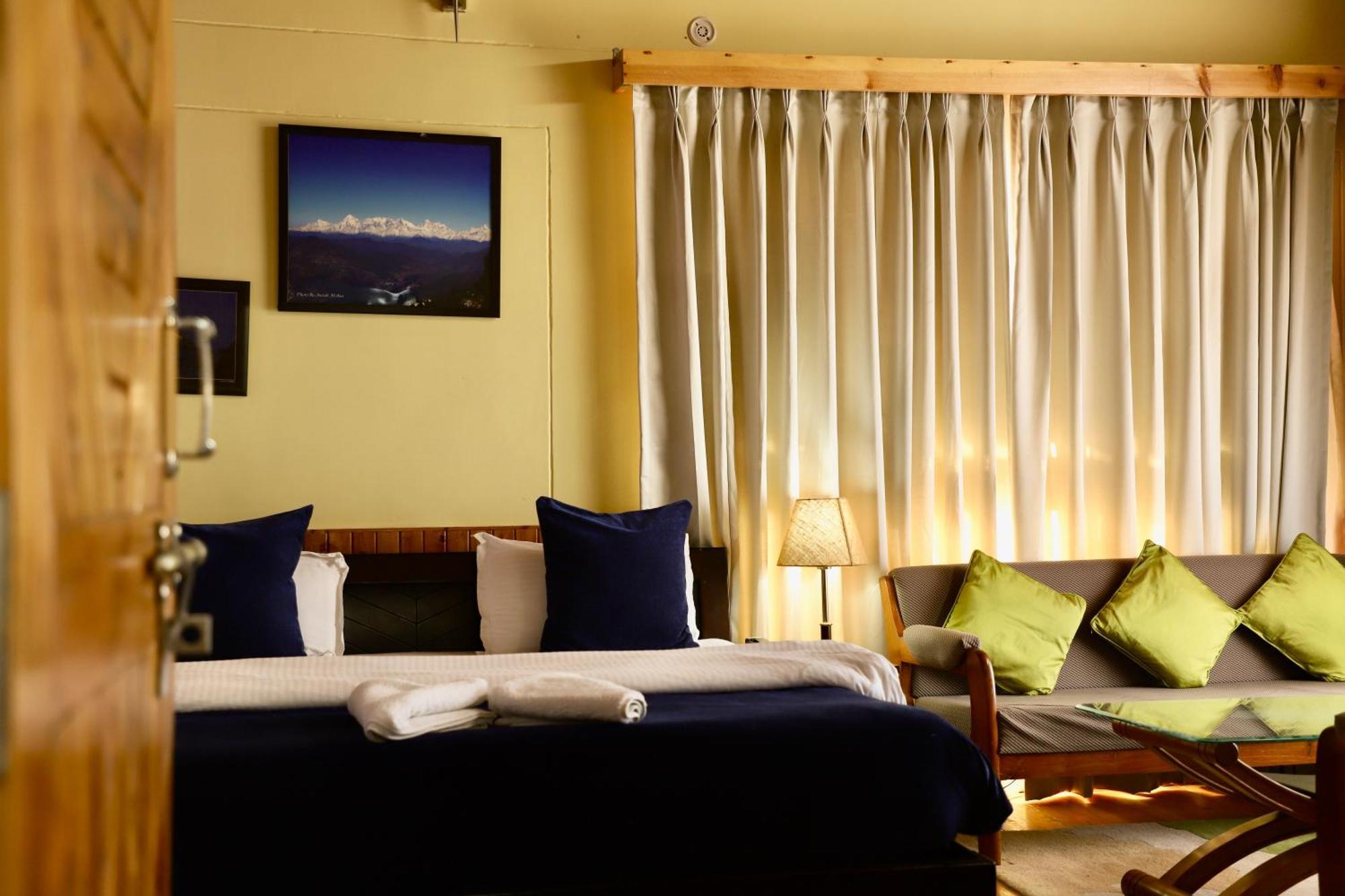 Kasar Himalaya Holiday Resort, Binsar Rd Almora Ngoại thất bức ảnh